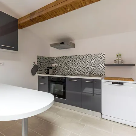 아파트 Zwischen Meer- Seen Und Bergen By Interhome Hérépian