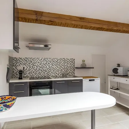 Zwischen Meer- Seen Und Bergen By Interhome Hérépian