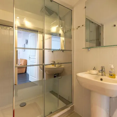 Apartmán Zwischen Meer- Seen Und Bergen By Interhome