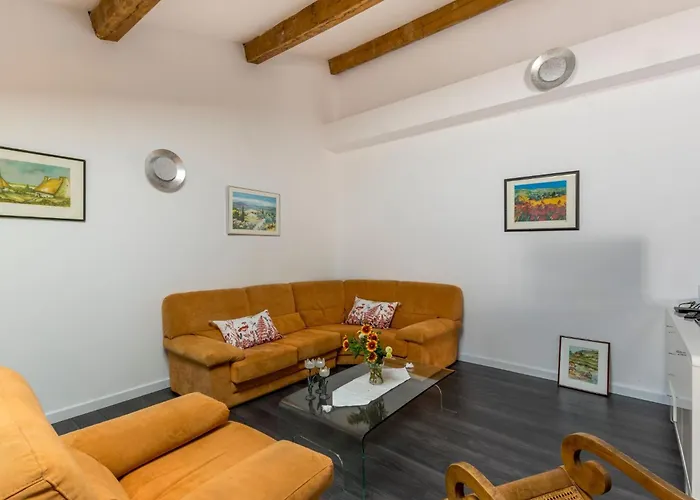 아파트 Zwischen Meer- Seen Und Bergen By Interhome Hérépian