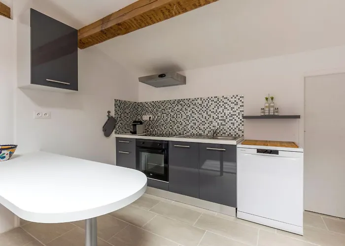 아파트 Zwischen Meer- Seen Und Bergen By Interhome Hérépian