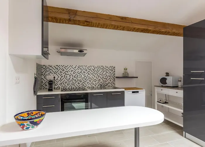 Zwischen Meer- Seen Und Bergen By Interhome Hérépian