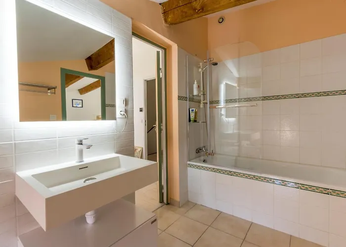 아파트 Zwischen Meer- Seen Und Bergen By Interhome *